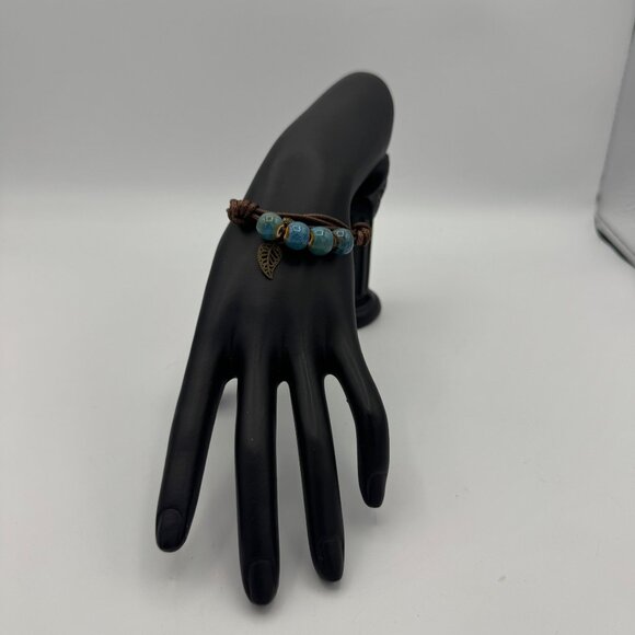 Knotted Leather Cord Bracelet With Turquoise Beads & Leaf Charm - Picture 1 of 3